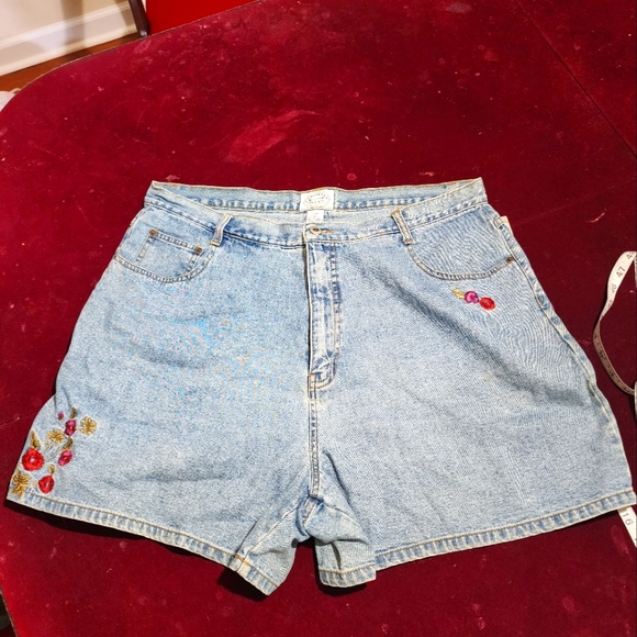 Carolina Blues Jeans Shorts - Picture 2 of 8